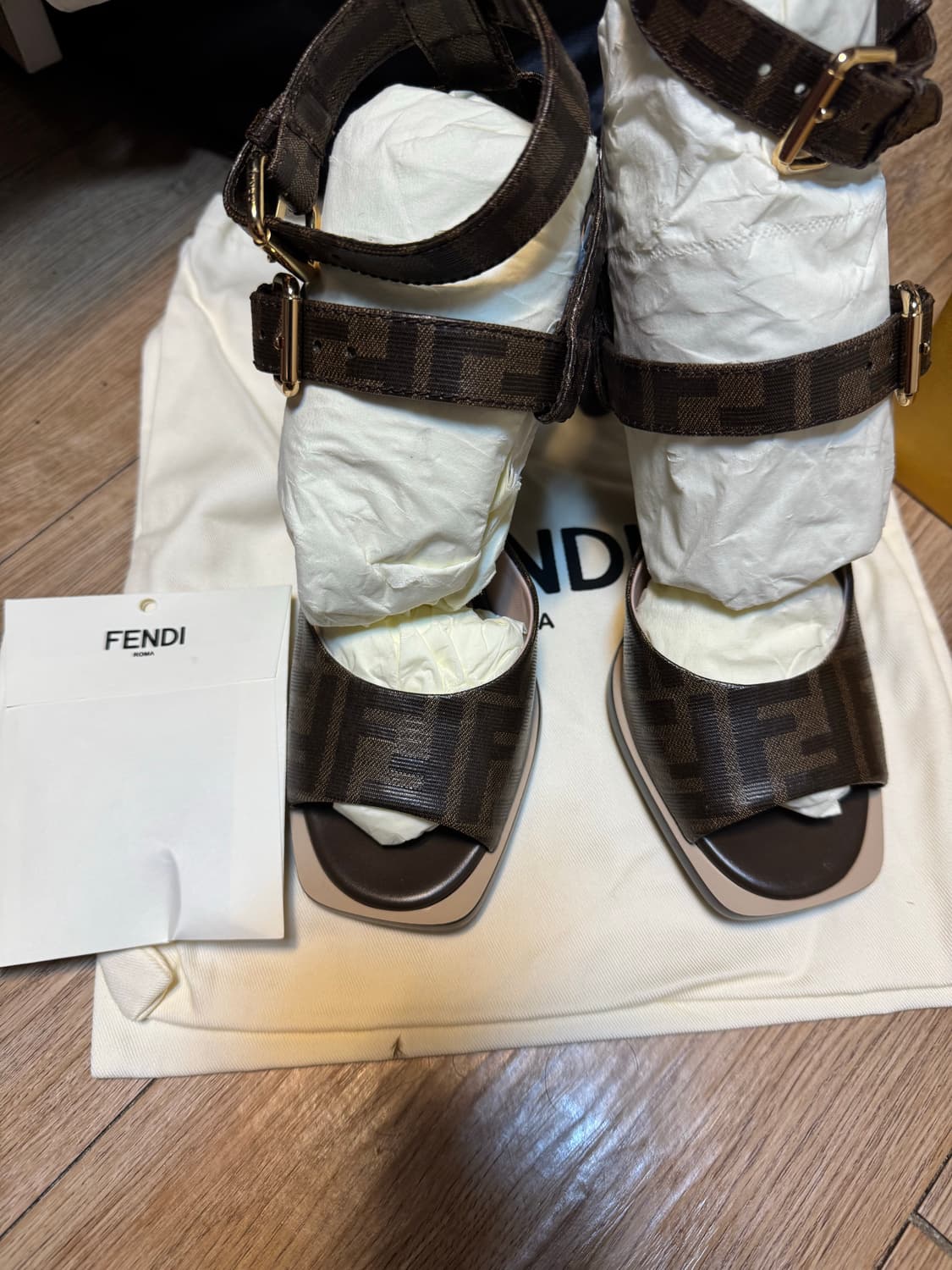 펜디 ff로고 샌들 37사이즈 상품이미지5