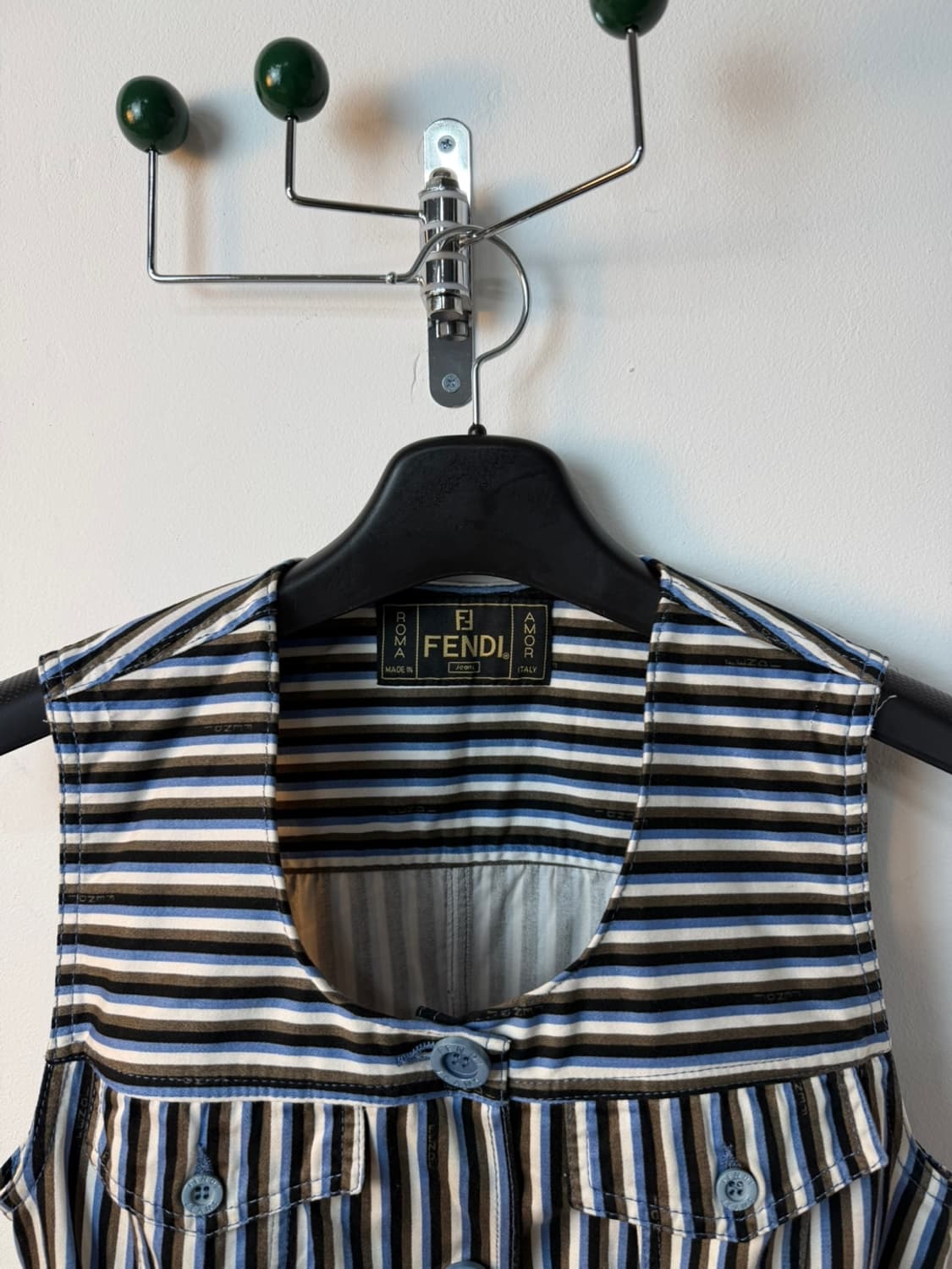 펜디 스트라이프 크롭 베스트 상품이미지2