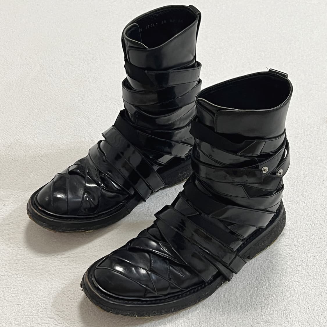 디올옴므 08AW "Lumiere Du Nord" 페이던트 스트랩 부츠 상품이미지1