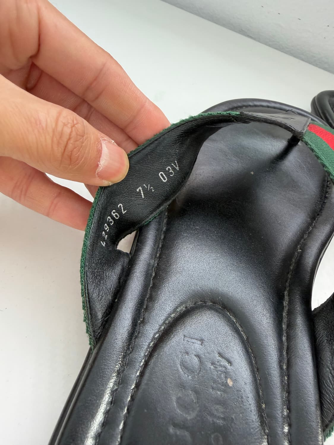 정품) 구찌 남성 삼선 블랙 레더 쪼리 7.5(265) 상품이미지9