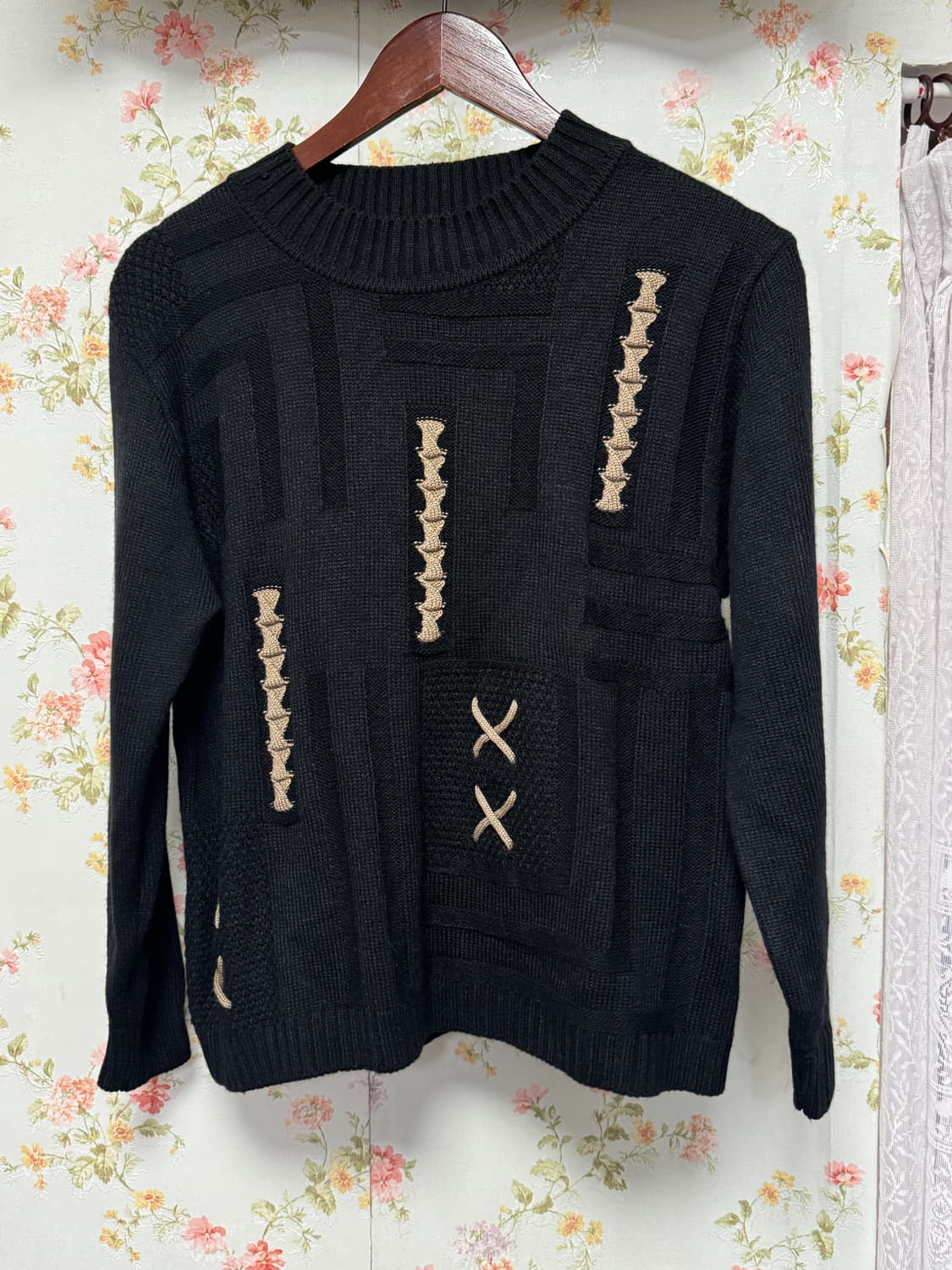 바느질 블랙 니트 상품이미지1