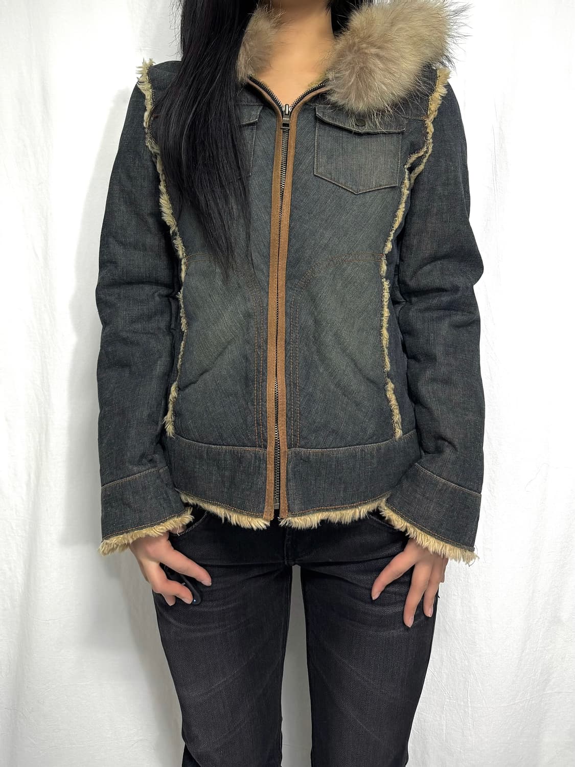 Fur-Trimmed Denim Jacket  상품이미지2