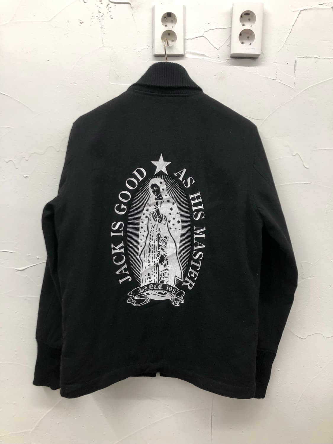 brth breath 숄카라 성모마리아 집업 상품이미지1