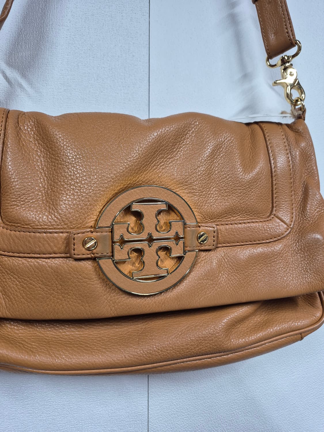 토리버치 아만다 폴드오버 크로스 바디 백 상품이미지5