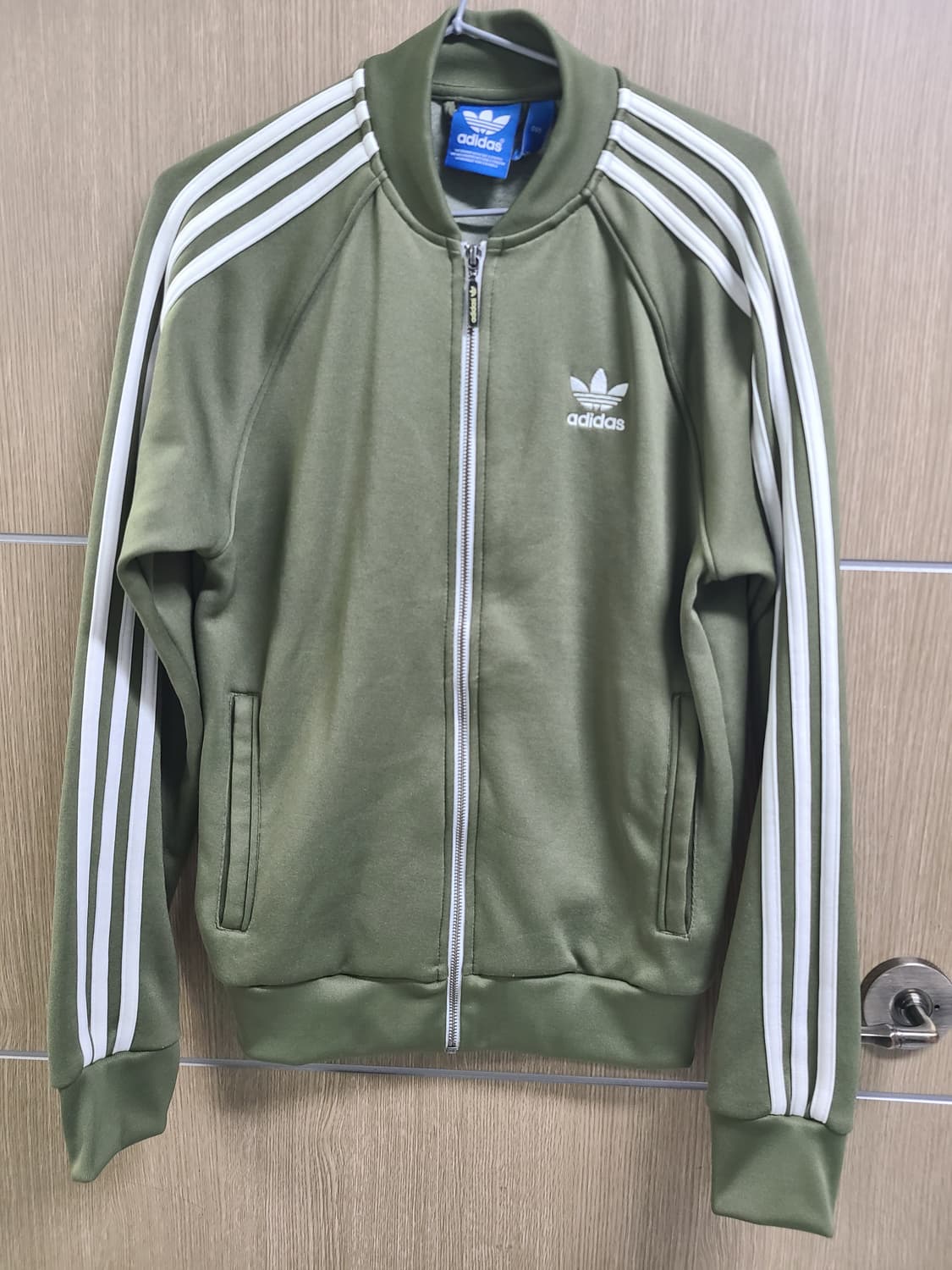 아디다스 트랙탑 카키색상 95 상품이미지1