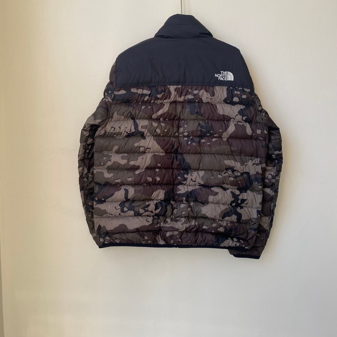 🌊TNF Camo Reversible goosedown jumper 상품이미지3