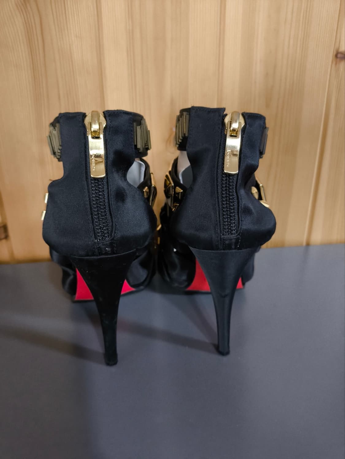 230mm 슈콤마보니 비즈 스터드 구두 힐 상품이미지5