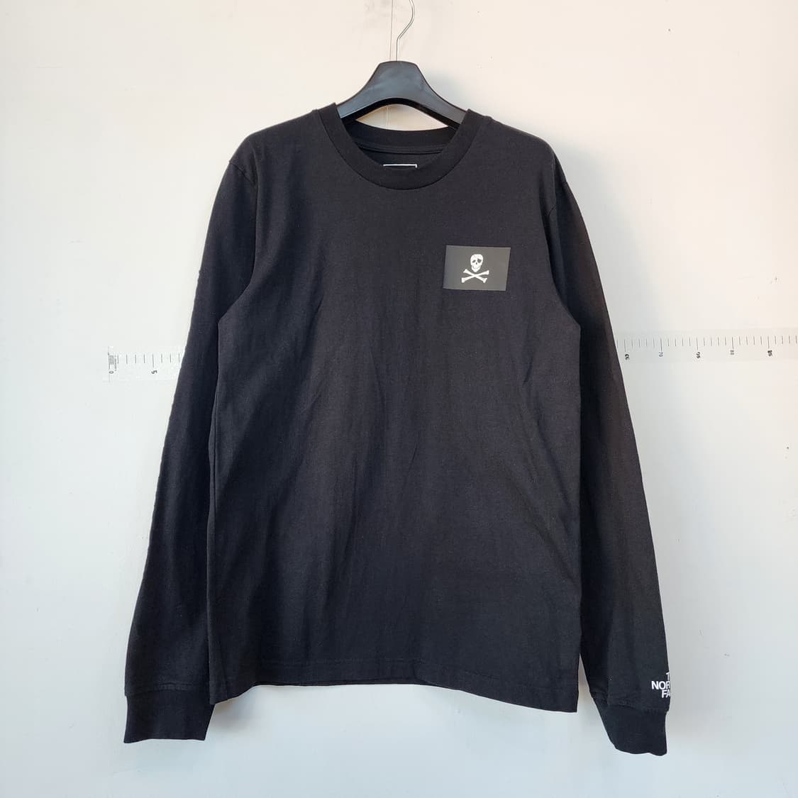 노스페이스 해골 긴팔티 블랙 상품이미지1