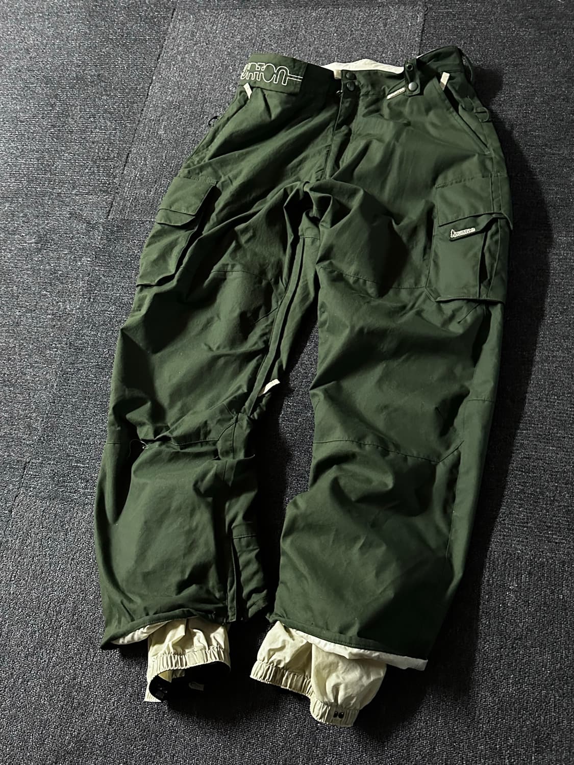 버튼 The White Collection  스노우보드 카고 팬츠 상품이미지3