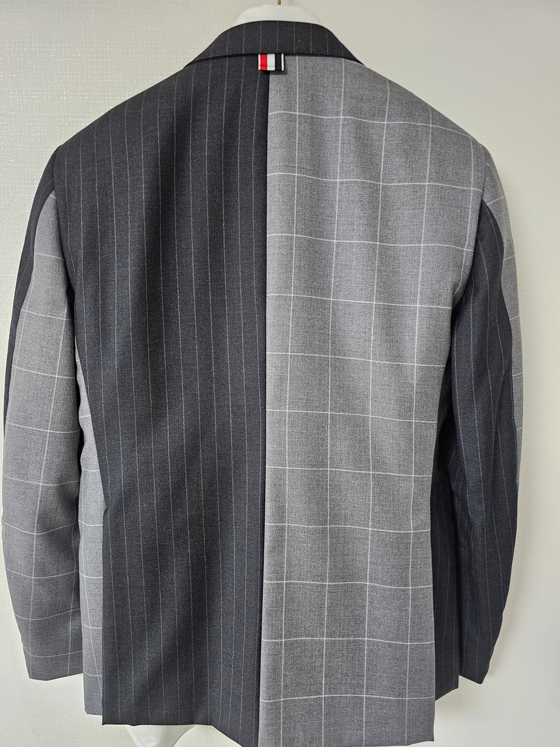 톰브라운 신형 펀믹스 블레이저자켓(2/신품급) 상품이미지5