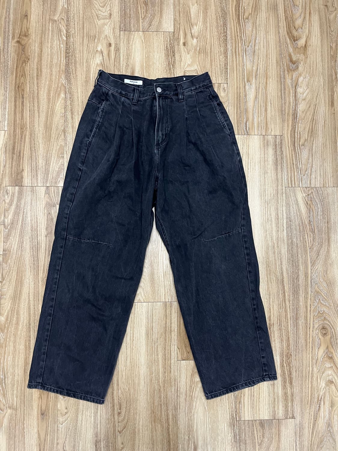 에잇세컨즈 투턱 와이드 커브드 흑청바지 33 상품이미지6