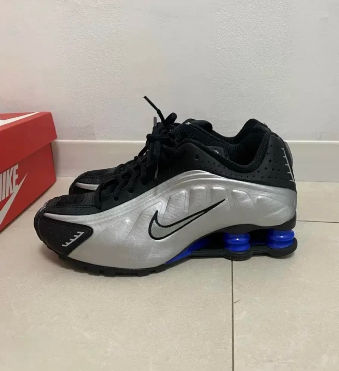 나이키 샥스 R4 블랙/실버 운동화 235 상품이미지1