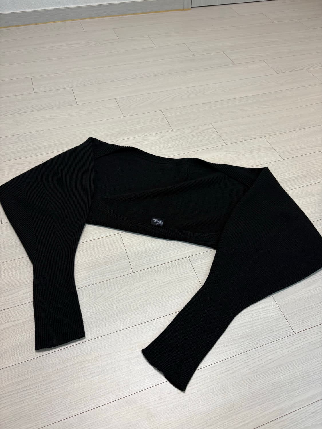 코스 숄더 볼레로 블랙 상품이미지1