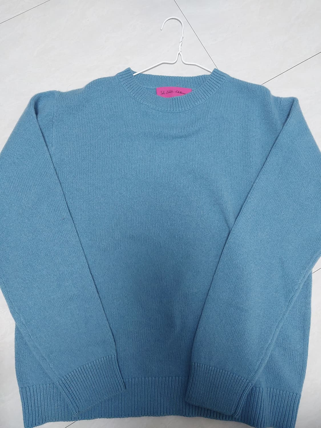 엘더스테이츠맨 니트 팝니다 상품이미지1