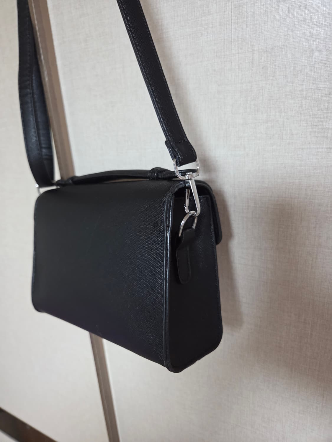 프라다 사피아노 블랙 크로스백 상품이미지4