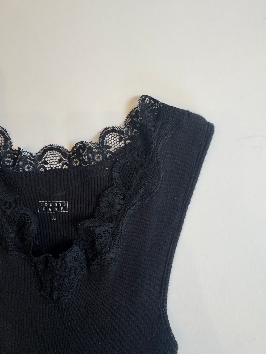 Black Lace-Neck Ribbed Tank Top  상품이미지2
