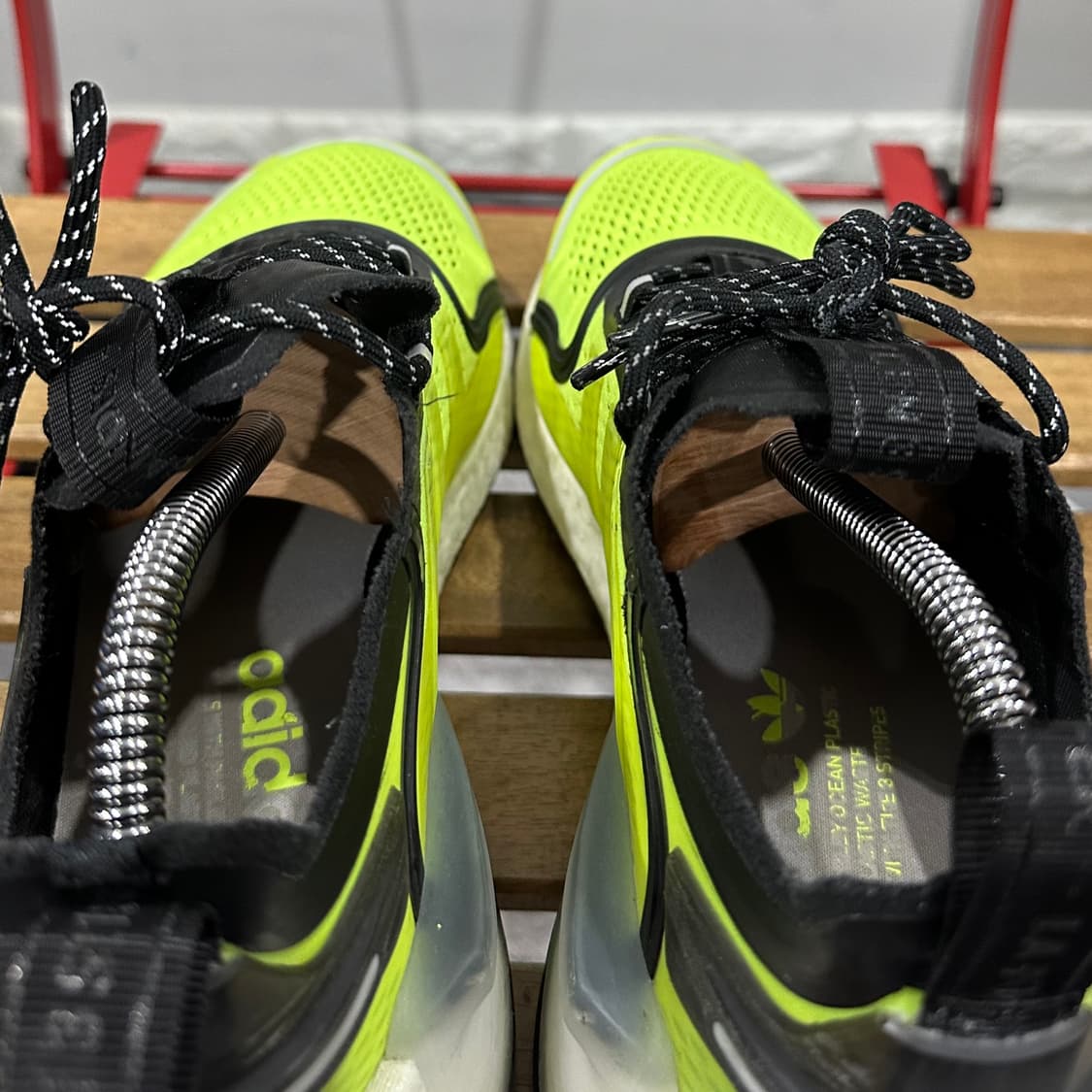 아디다스 NMD_V3 '솔라 상품이미지5