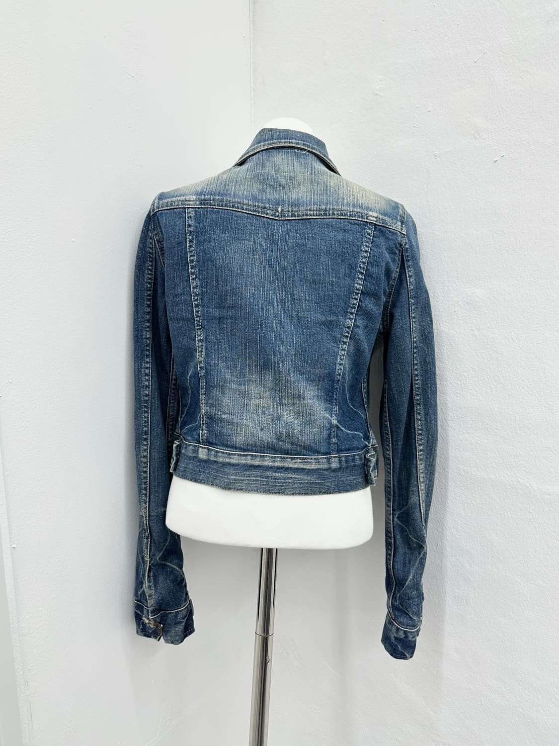 Vintage fade lines washing denim jacket 상품이미지5