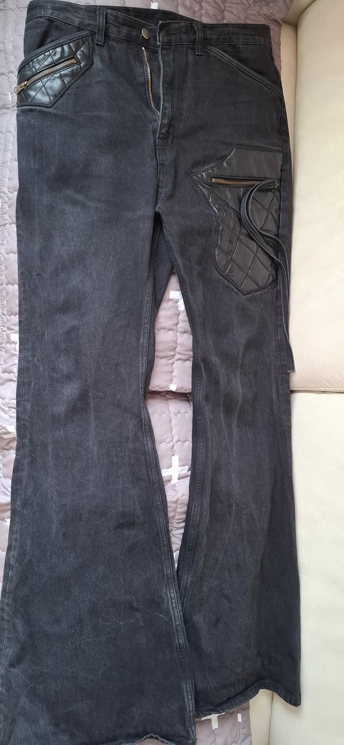 에모스탠스클럽 레더패치 플레어진 v2 상품이미지2