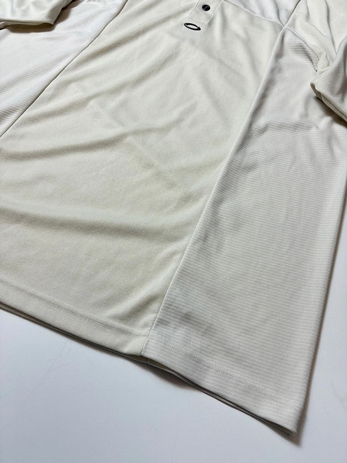 오클리 00's 소프트웨어 메탈로고 카라 티셔츠 PN8980 상품이미지4