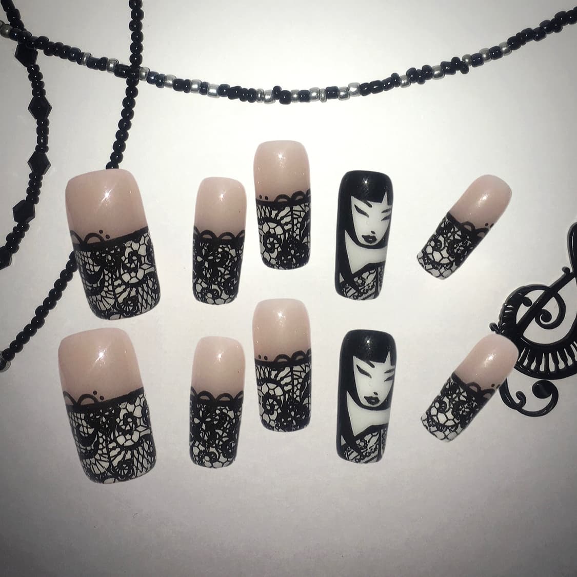 TOKI DOKI / 토키도키 빈티지 레이스 네일팁 프레스온 네일 상품이미지1