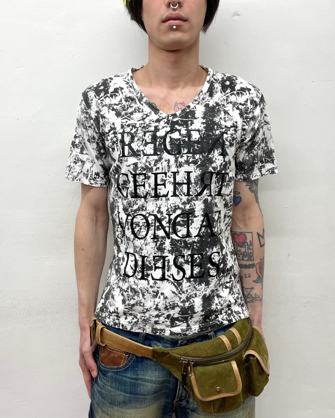 Black Tie Ruff T-shirt  상품이미지1
