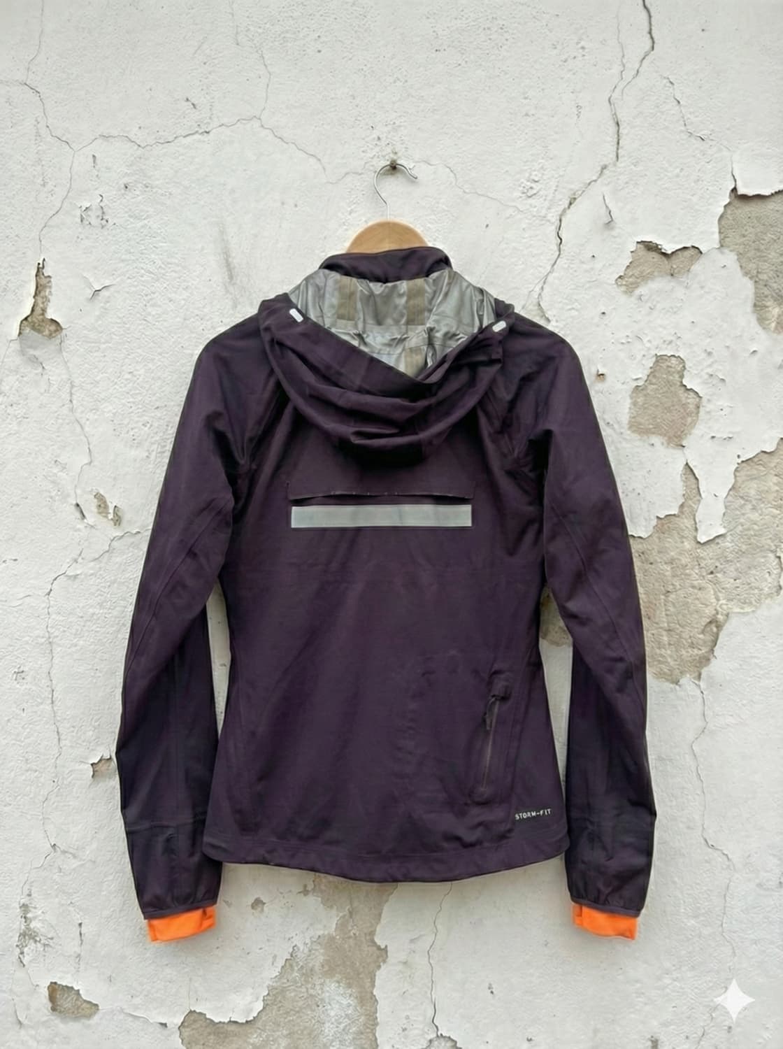 Nike Storm-Fit "V-Line" Running Jacket 상품이미지3