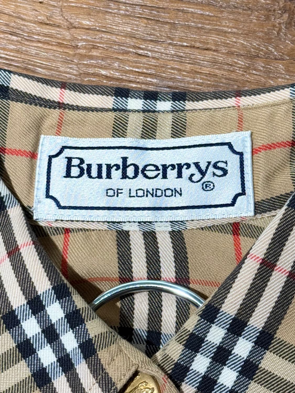 버버리 베이지 노바체크 금장 버튼 투포켓 셔츠 상품이미지7