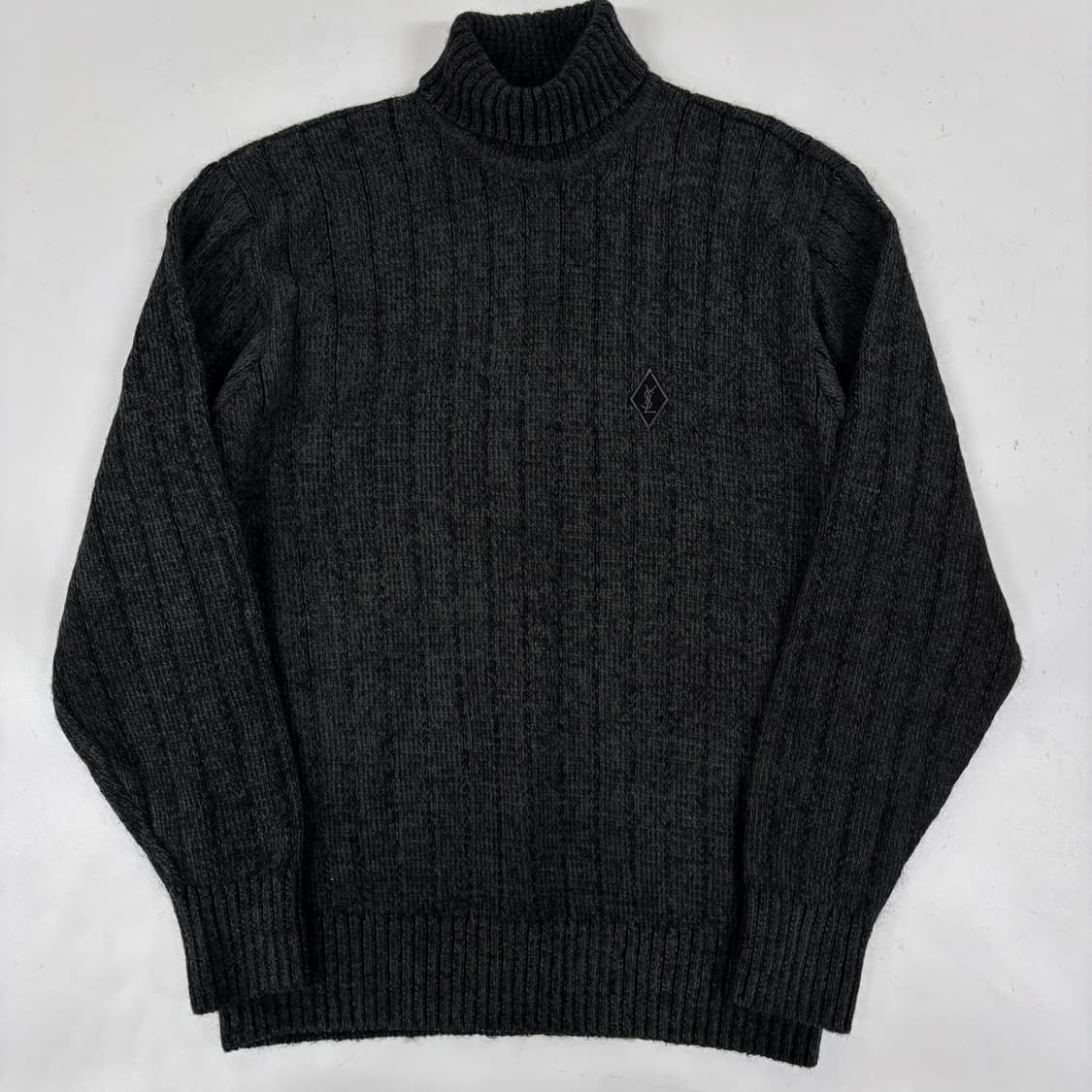 입생로랑 폴라넥 니트  상품이미지1