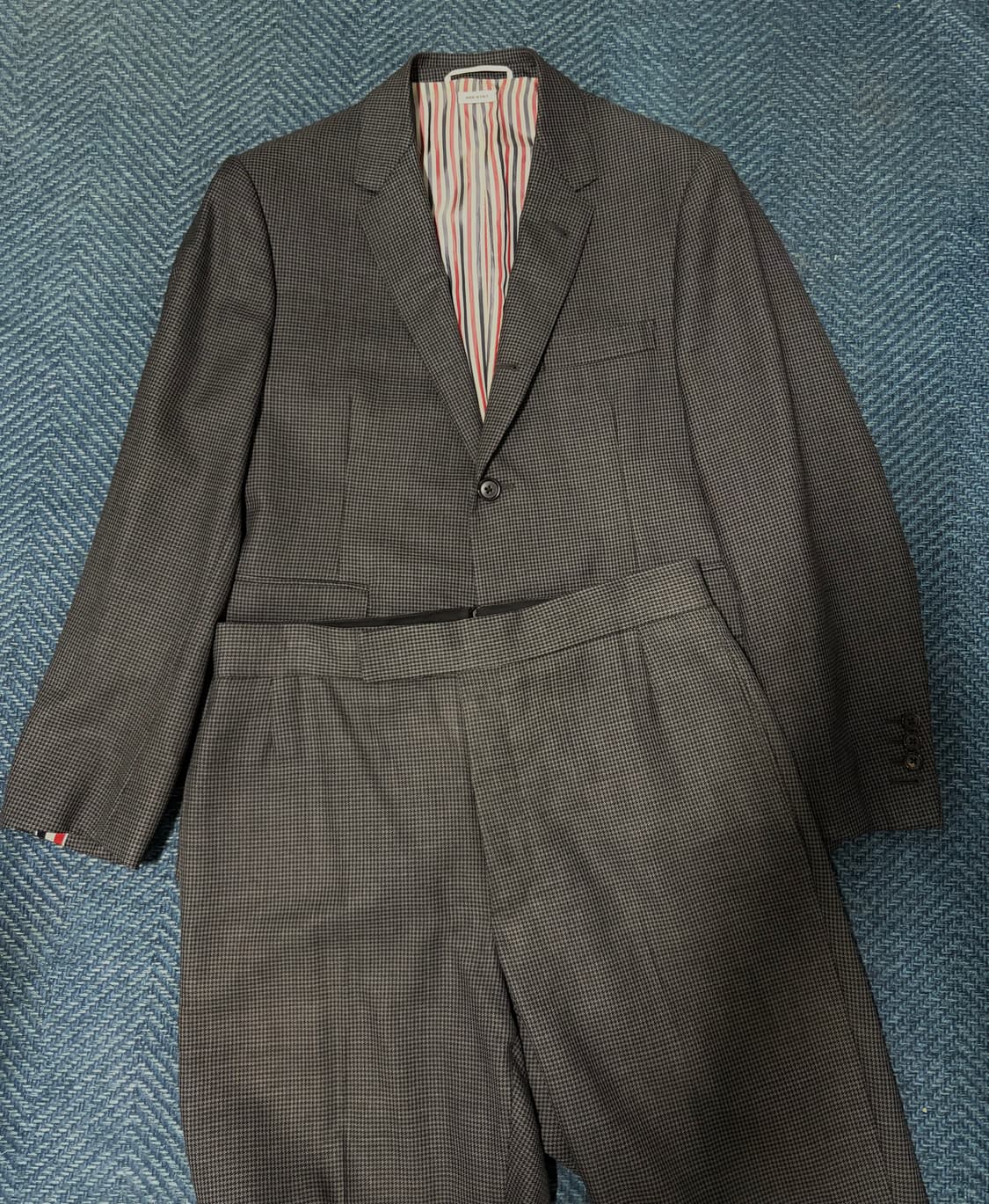 톰브라운 하운드투스 다크그레이 수트 1사이즈 상품이미지1