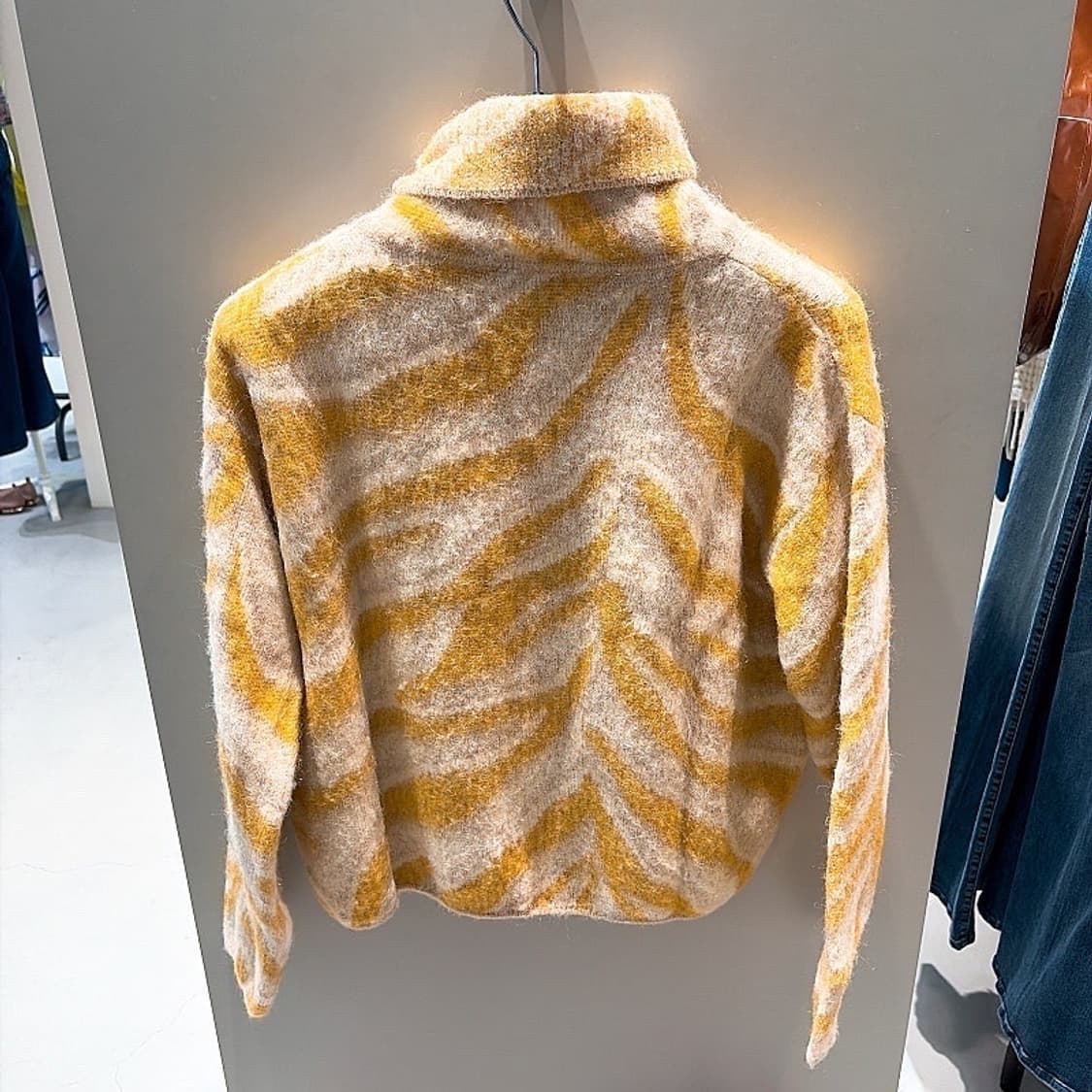 (정품/새상품) 포르테 포르테 여성 옐로우 배색 모헤어 니트 상품이미지3