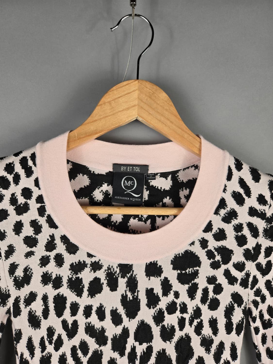 [무료배송]알렉산더맥퀸 XS 핑크 레오파드 8부 소매 니트 상품이미지2