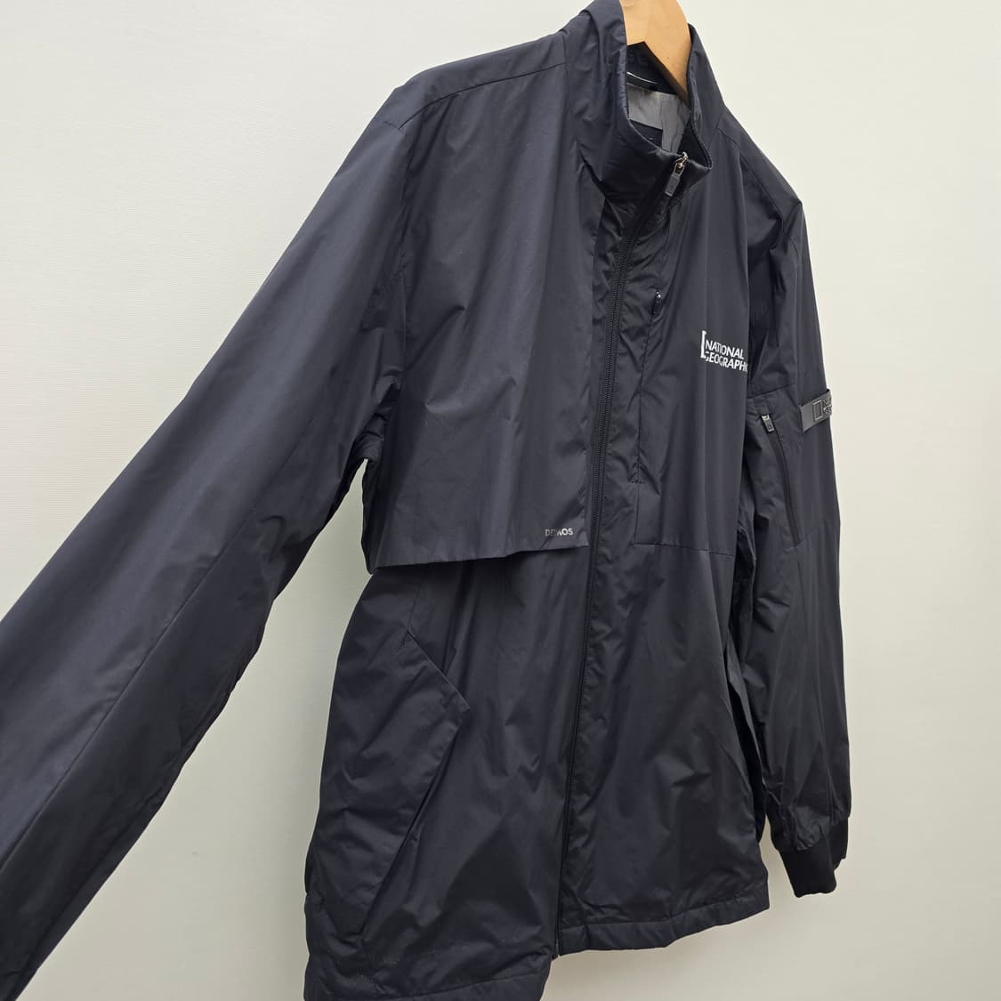 내셔널지오그래픽 바람막이 블랙 상품이미지2