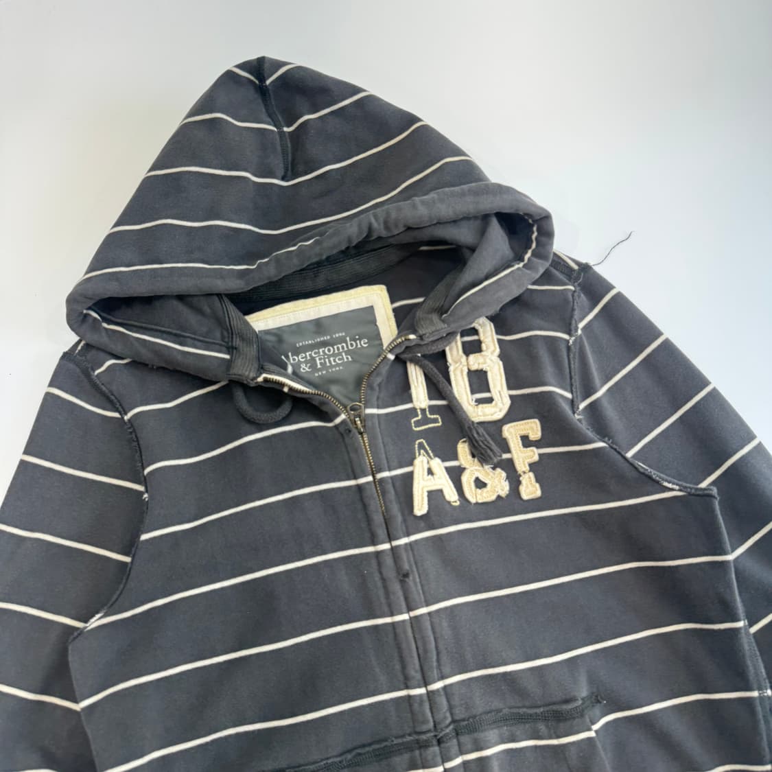 Abercrombie 아베크롬비 스트라이프 차콜 후드집업 상품이미지4