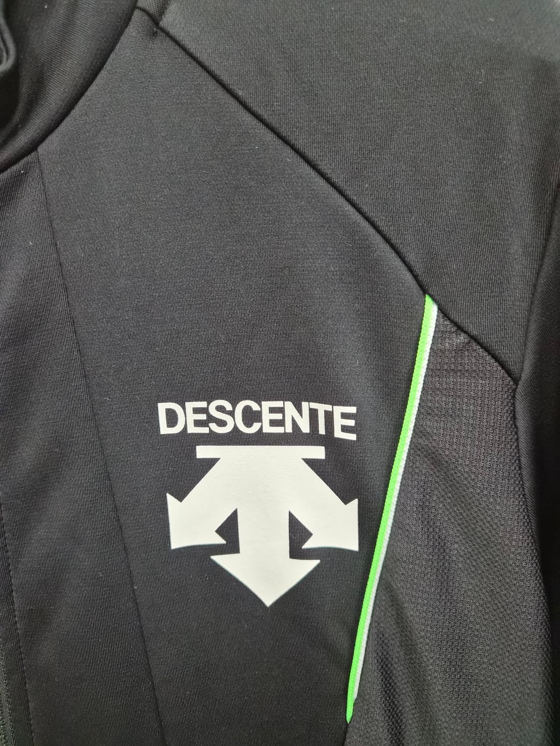 95,M)) DESCENTE 데상트 반팔 져지 ! 컨디션 굿굿굿~~~ 상품이미지3