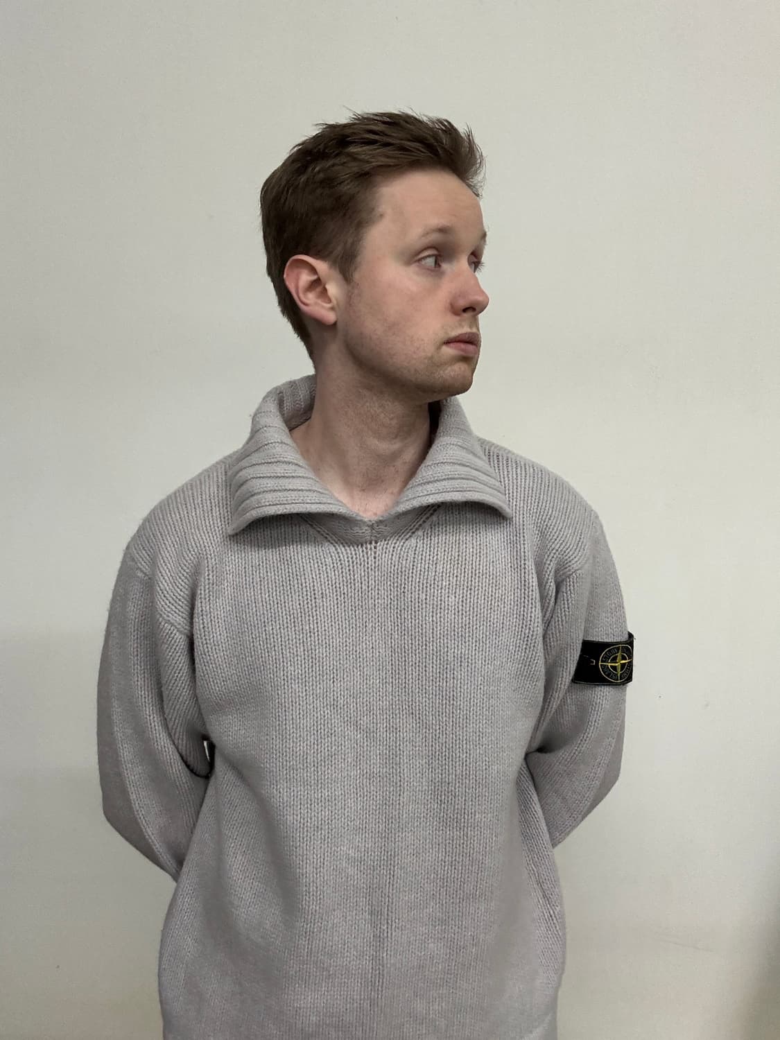 97AW 스톤아일랜드 그린 엣지 세일러 넥 그레이 니트 상품이미지3