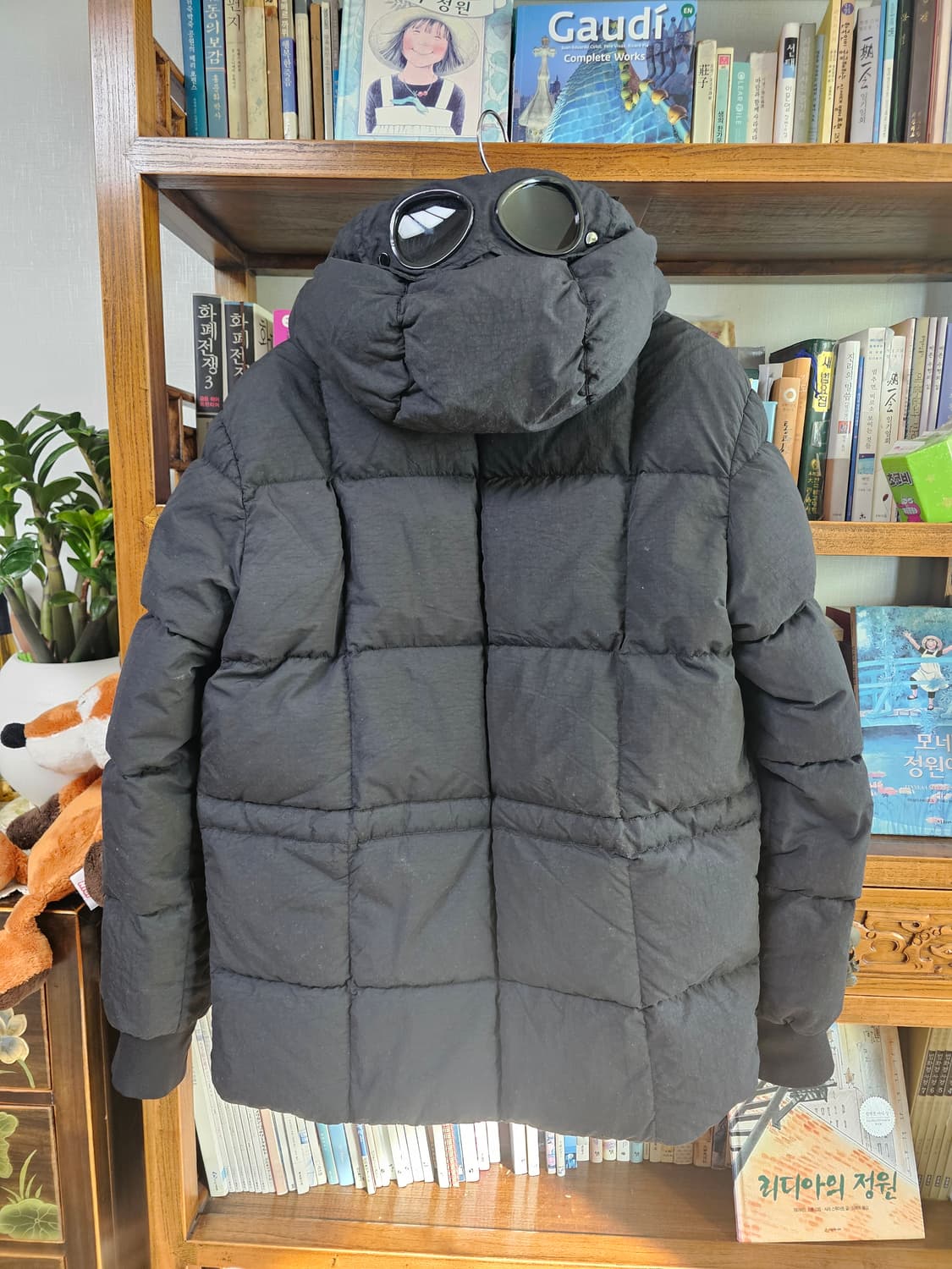 정말 깨끗함 씨피 CP컴퍼니 검정 패딩 팔아요 다운 상품이미지4