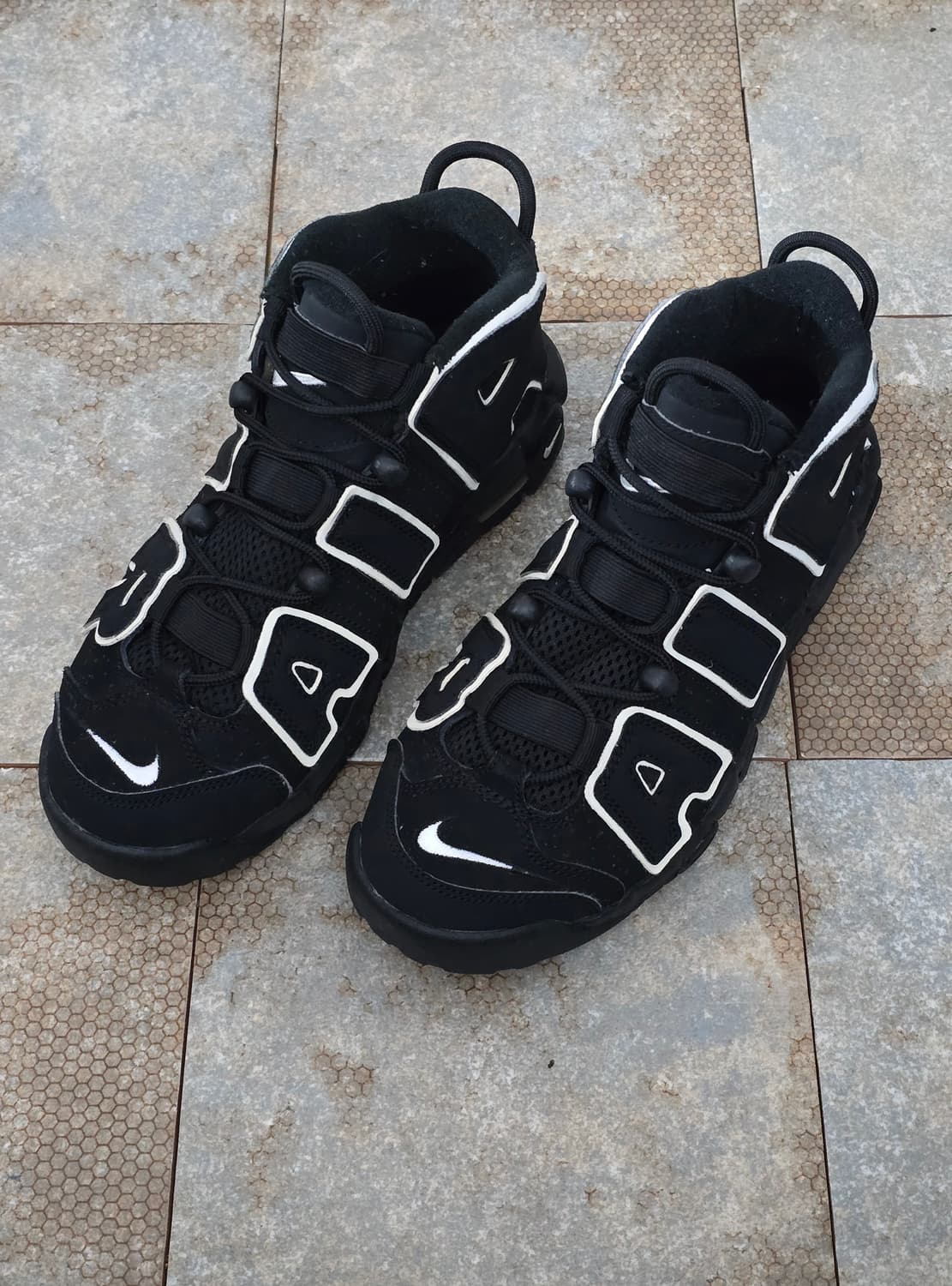 (240)나이키 에어 모어 업템포 검흰  상품이미지1