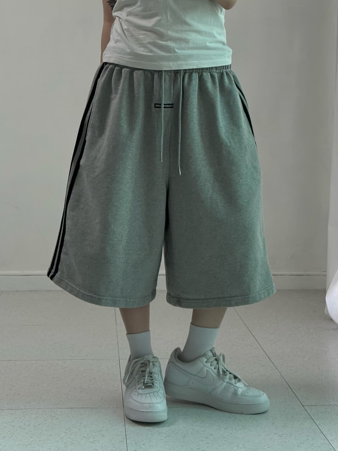 본투윈 그레이 버뮤다 팬츠 상품이미지1