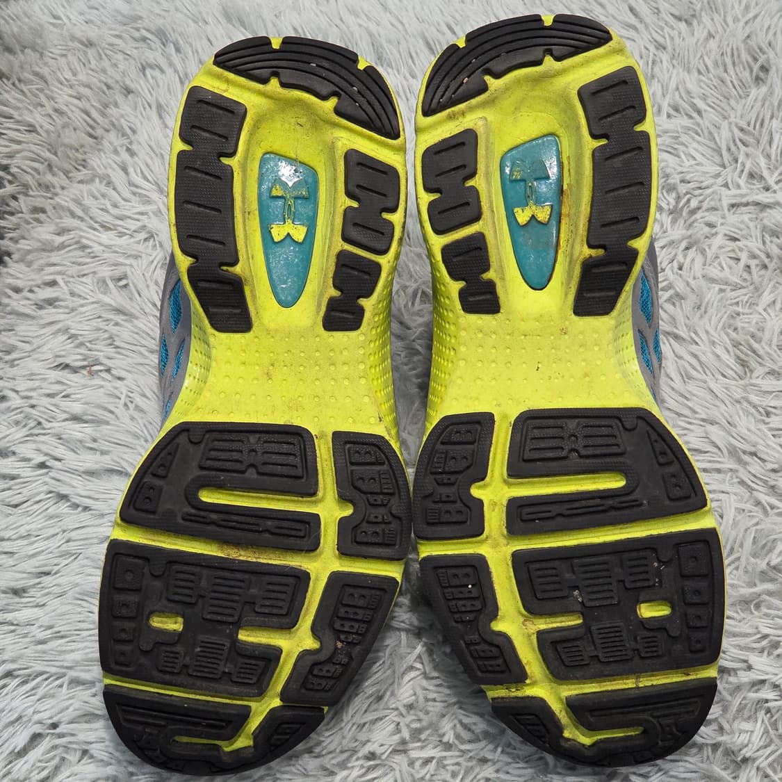 7a-22:언더아머 마이크로 G 런닝화(240) 상품이미지9