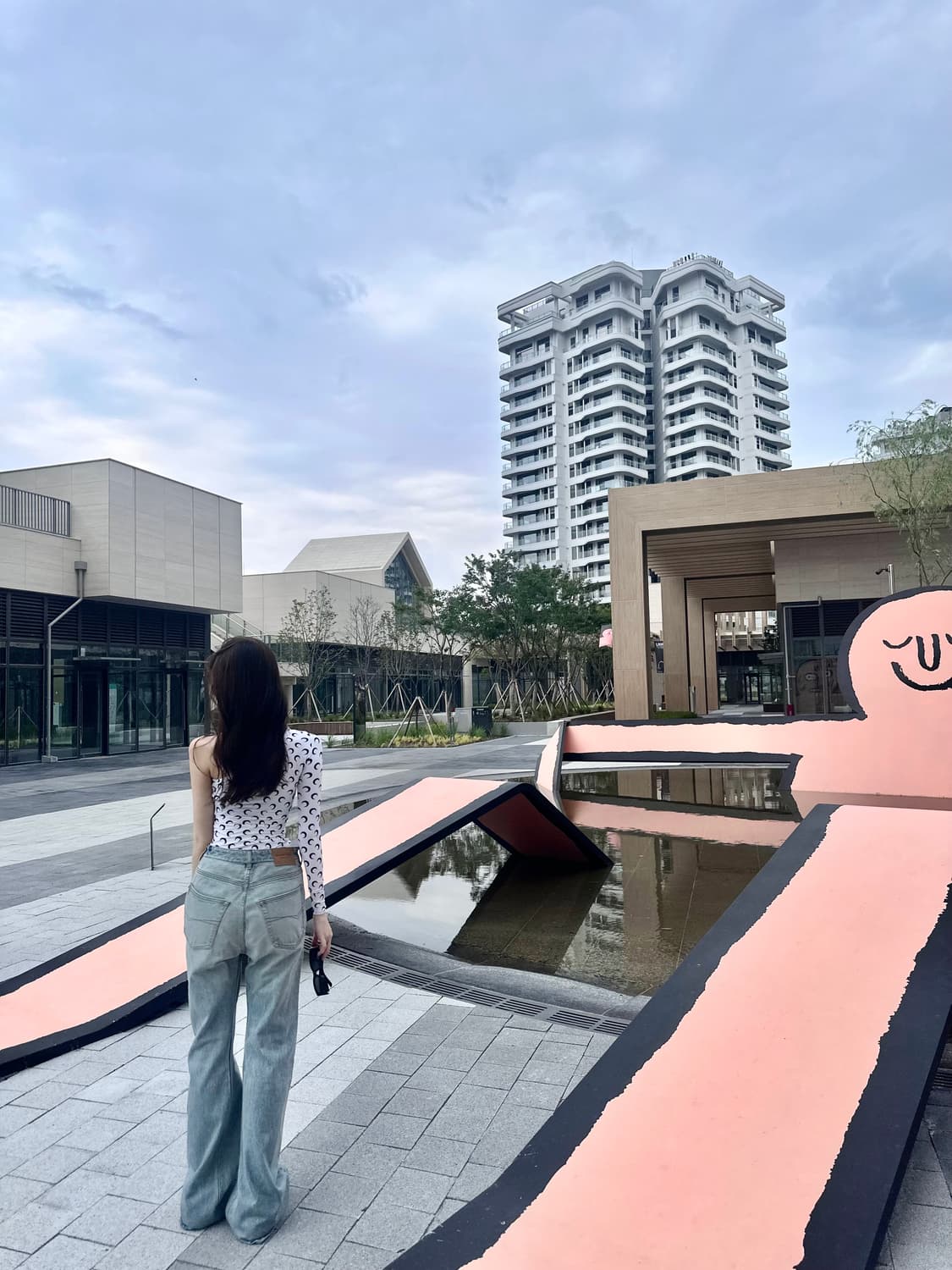 발렌시아가 플레어 데님팬츠 플레어진  775621TJW79 상품이미지9