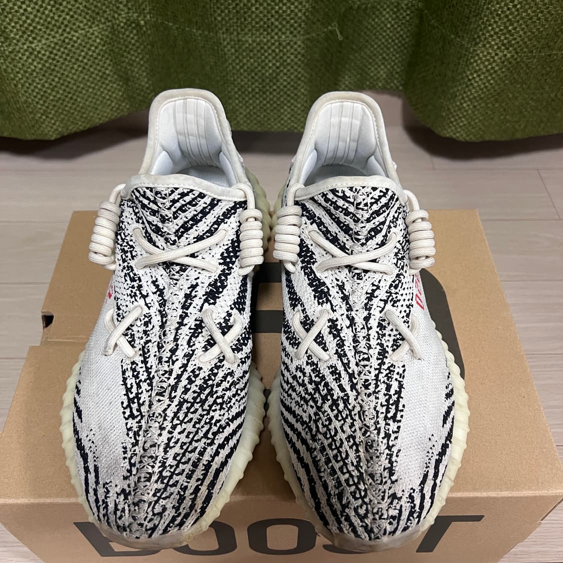 아디다스 이지 부스트 350 V2 지브라 2022/2023 상품이미지2