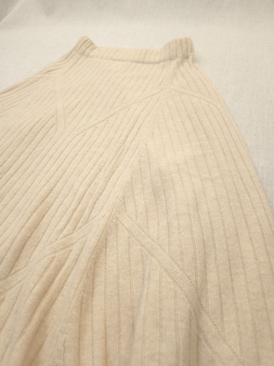 쿠메 아이보리 캐시미어 니트 플레어 스커트 상품이미지6