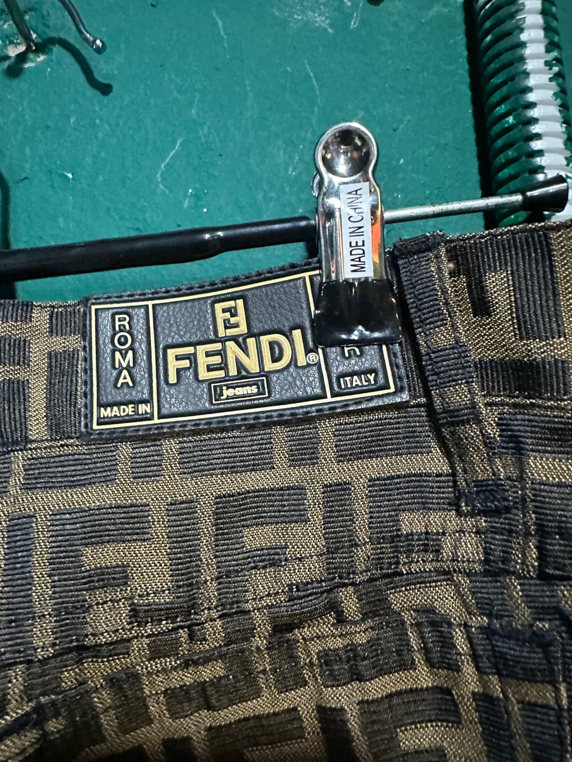 펜디 주카 FF로고 팬츠 상품이미지5