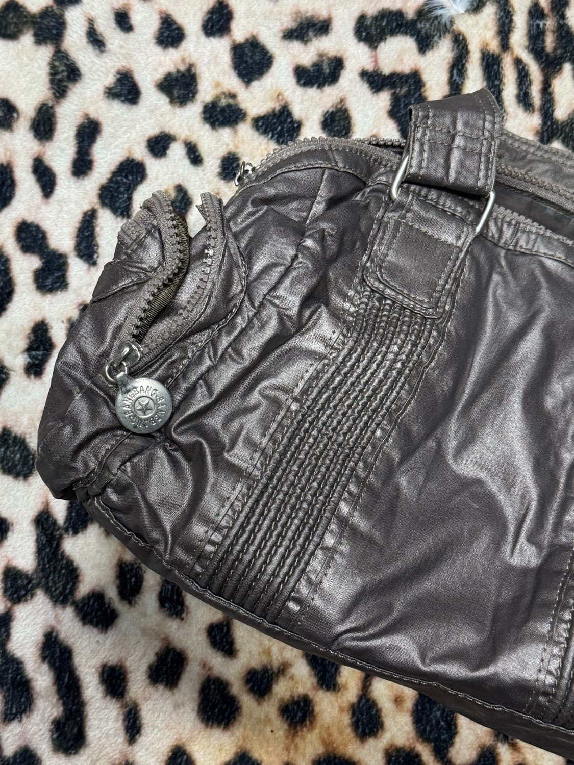 Y2K 메탈 실버 글로시 토트백  상품이미지3