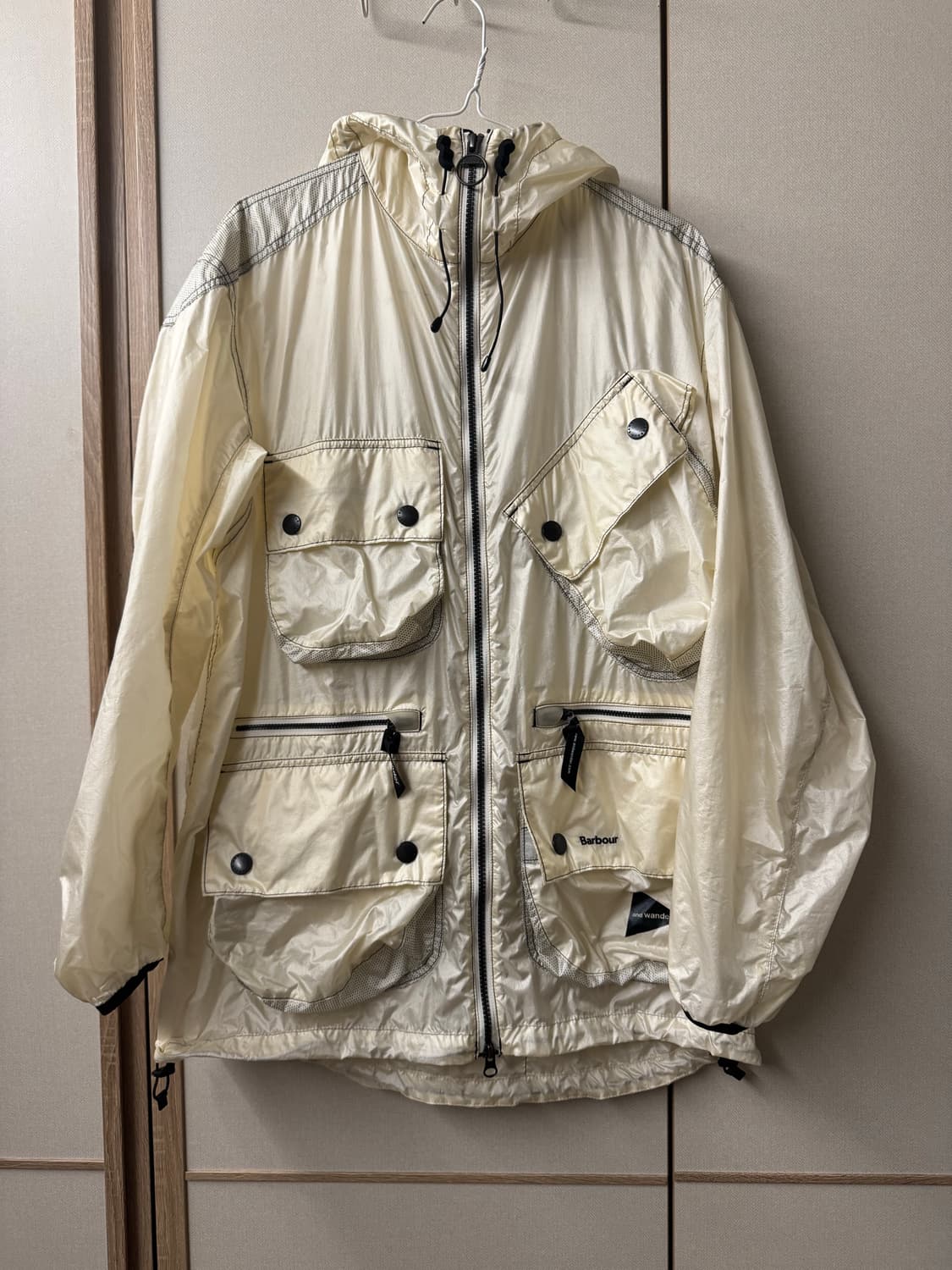 Barbour x and Wander a7 바람막이 자켓 상품이미지1