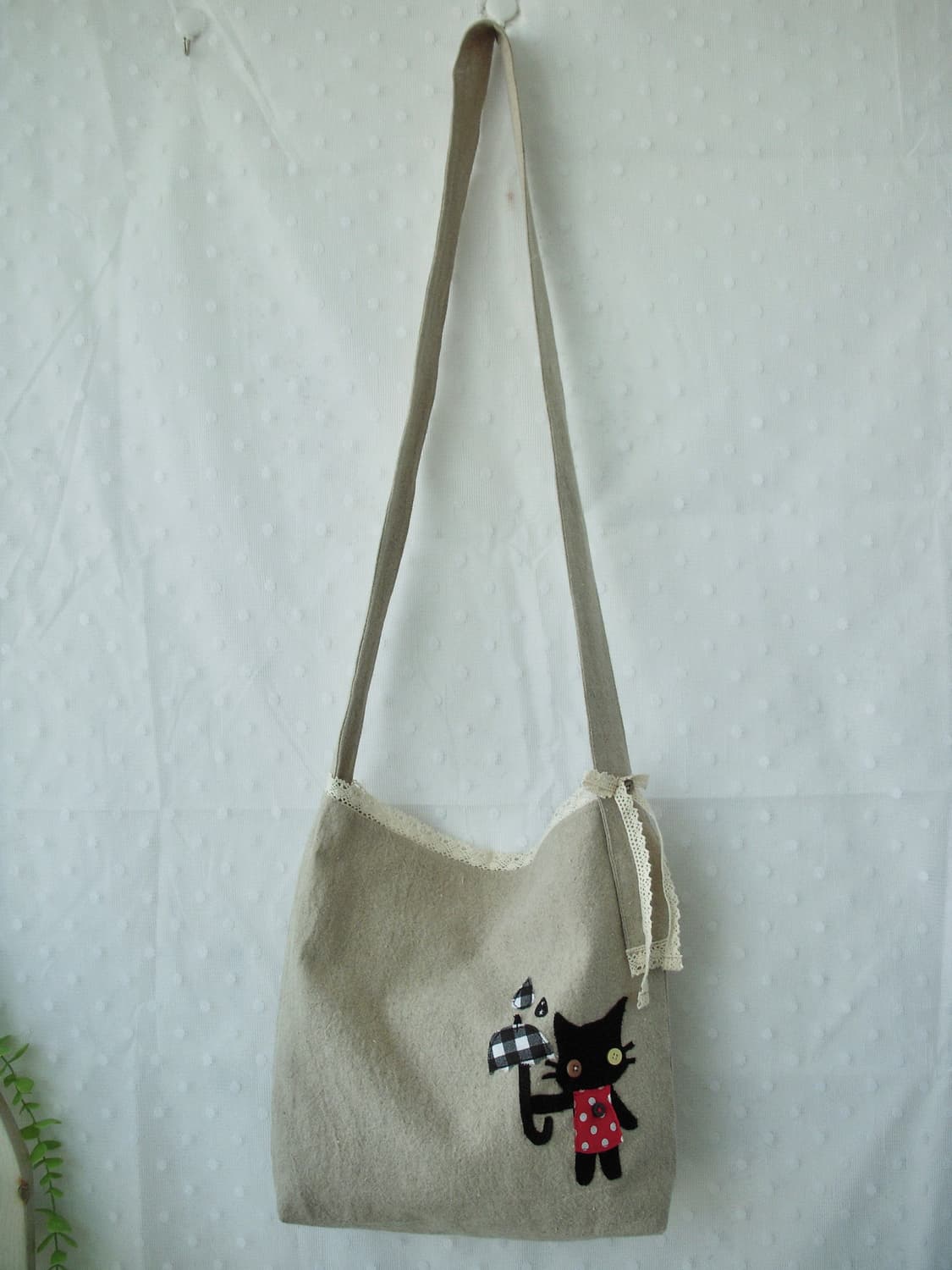 [HAND MADE] 비오는날 고양이 패치 크로스백 모리걸 상품이미지3