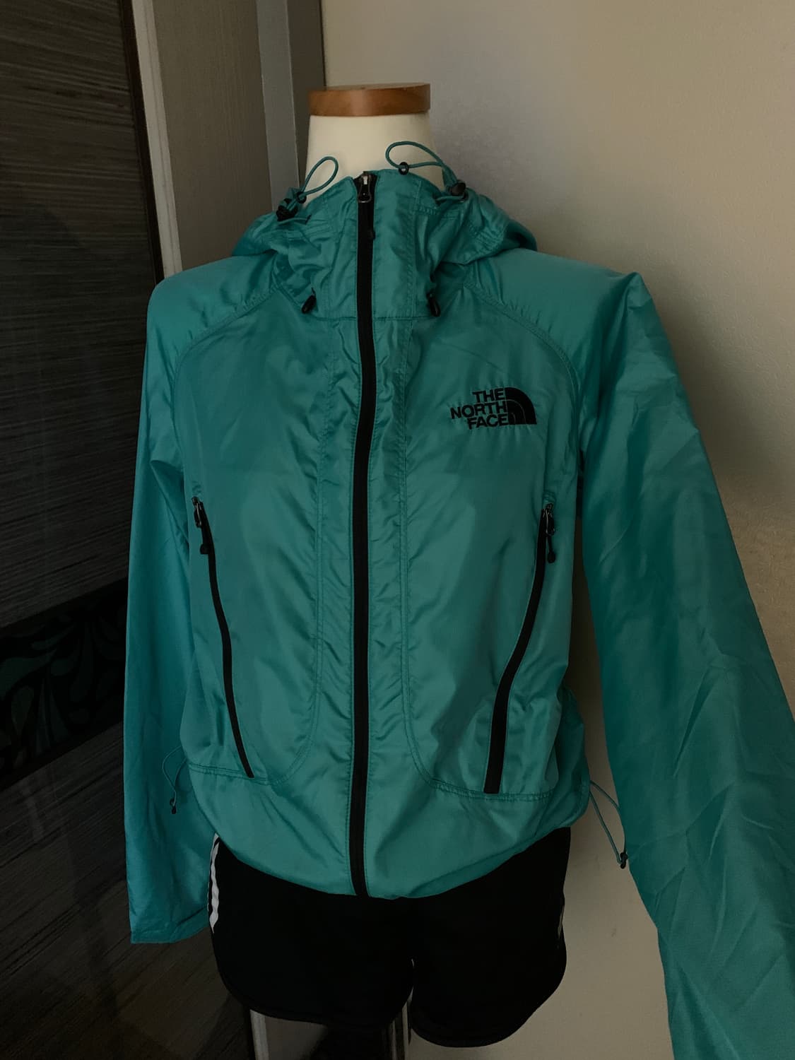 노스페이스 바람막이 상품이미지2