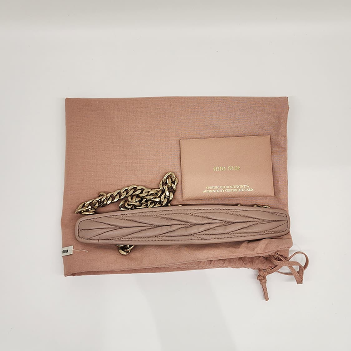 미우미우 5BA094 컨피덴셜 마테라쎄 토트 숄더백 카메오 상품이미지9