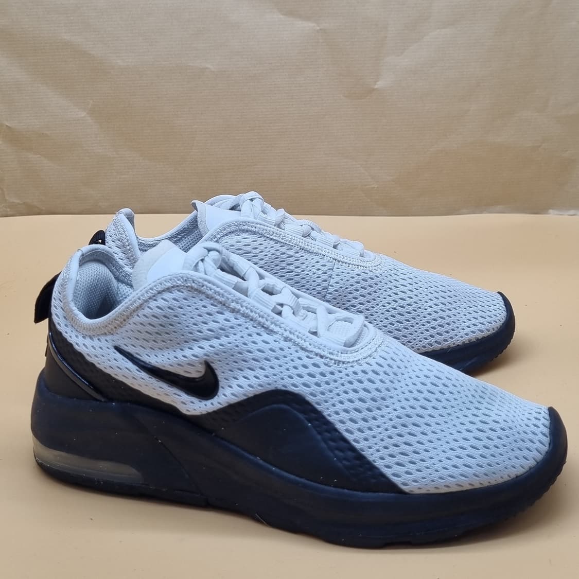 나이키 에어맥스 모션2 운동화 225 상품이미지1